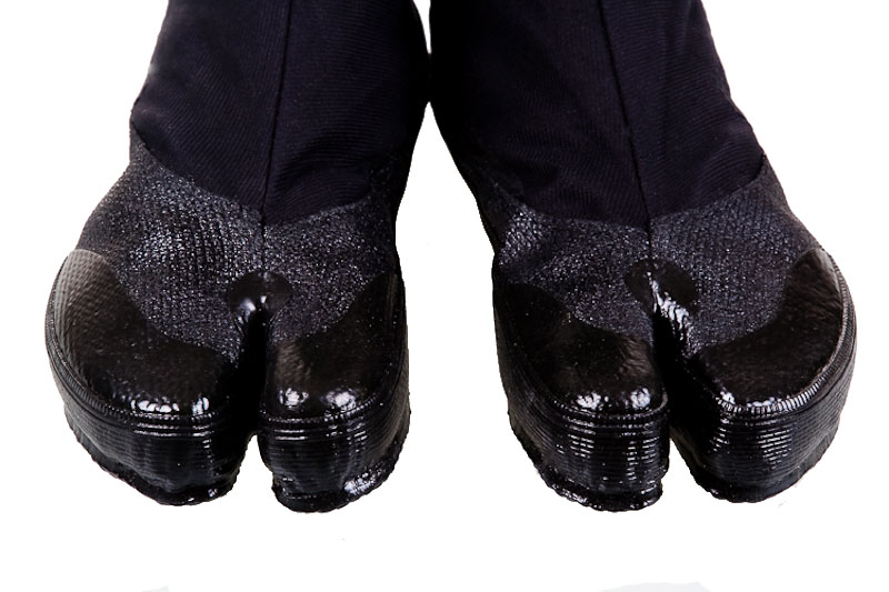 ninja_shoes_blackspike_2